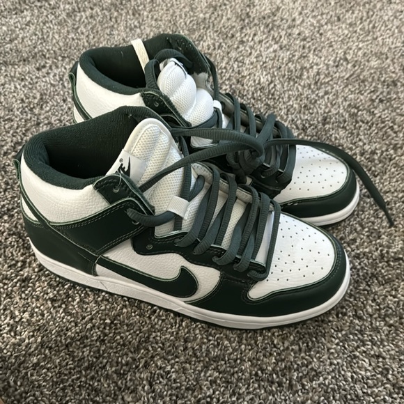 Green and white High top dunk size 8.5 - Picture 1 of 2